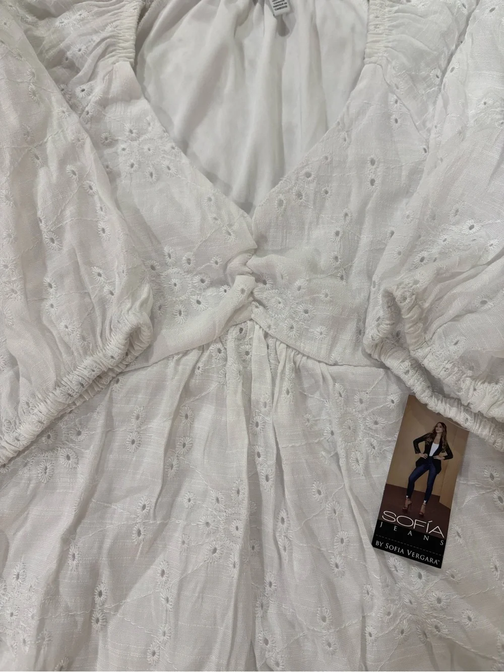 Sofia Jeans by Sofia Vergara Reese Top White Eyelet Size M NWT - Picture 4 of 4